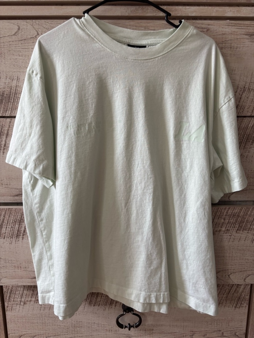NWOT - H&M 
Men’s LA crew neck tee